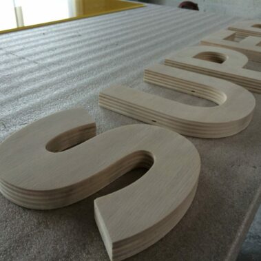 Enseigne contre plaque 20mm